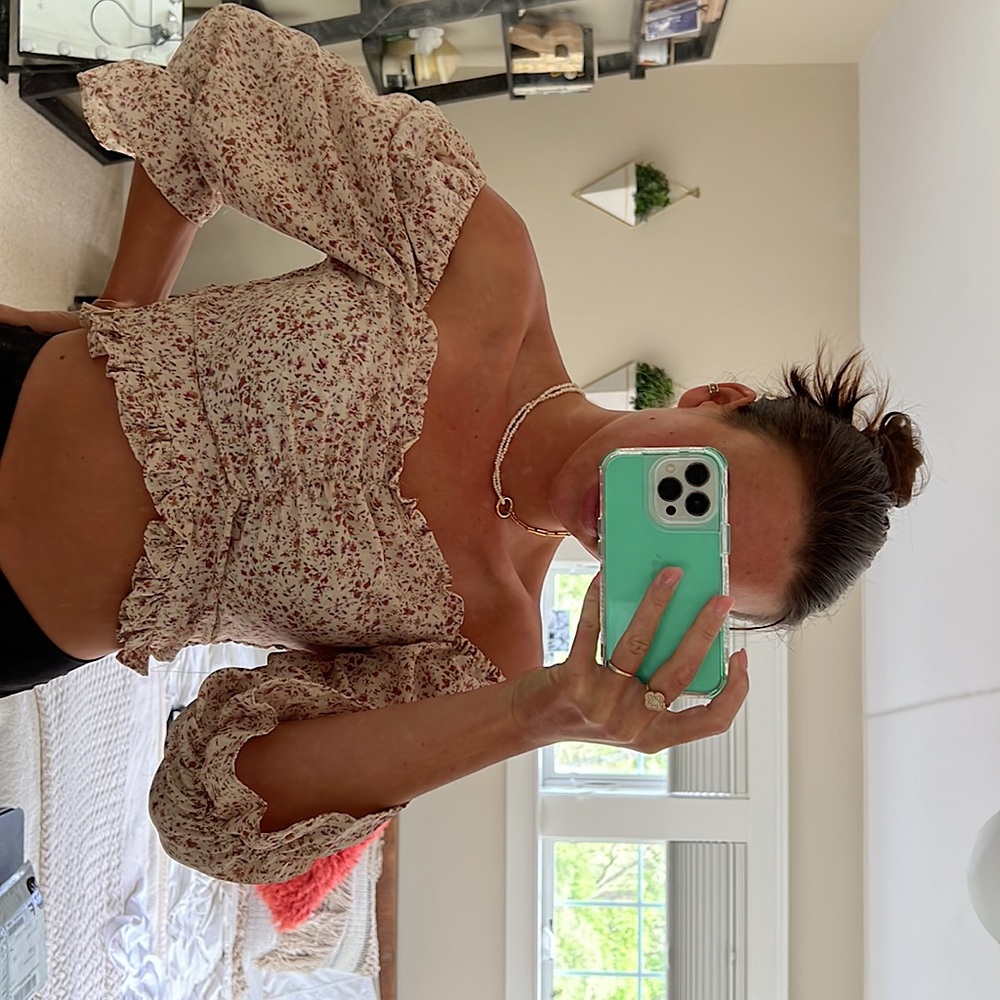 Summer Floral off the shoulder top!